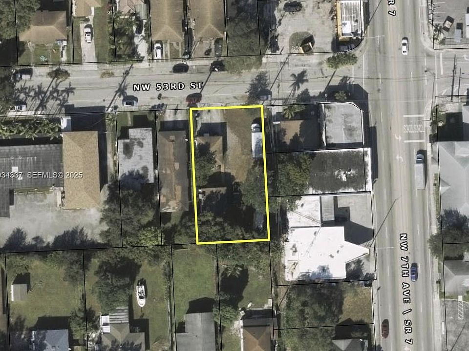 2nd image of 722 NW 53rd St