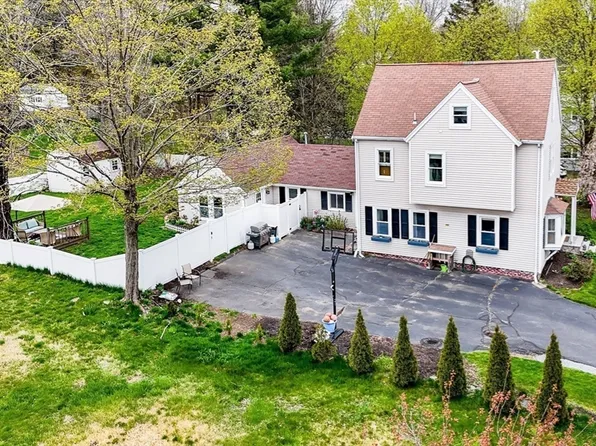 108 Pearl St, Reading, MA 01867