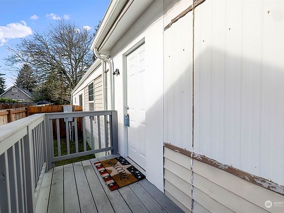 4th image of 3581 Lakehurst Dr NW