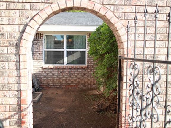 3rd image of 3537 Hyde Park Ave