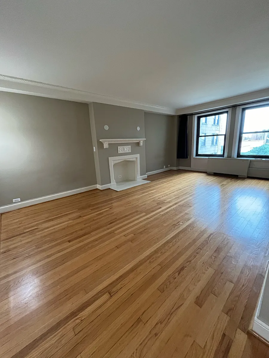 Building Photo - 15 E Kirby St #715
