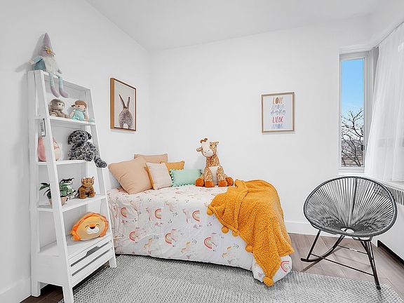 3rd image of 57 Park Ter W APT 5B