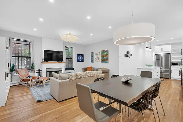 Sold by Bond New York | media 8