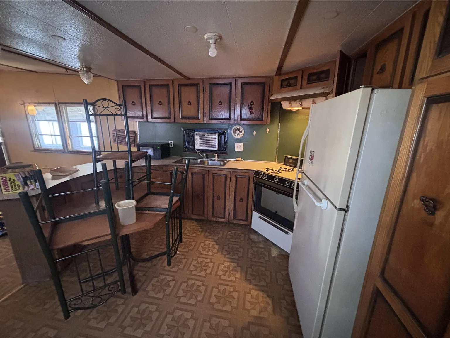 2 bed, 1.5 bath, 728 sqft, $350 — Photo 3