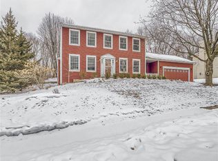 2281 Field Stone Dr, Mendota Heights, MN 55120