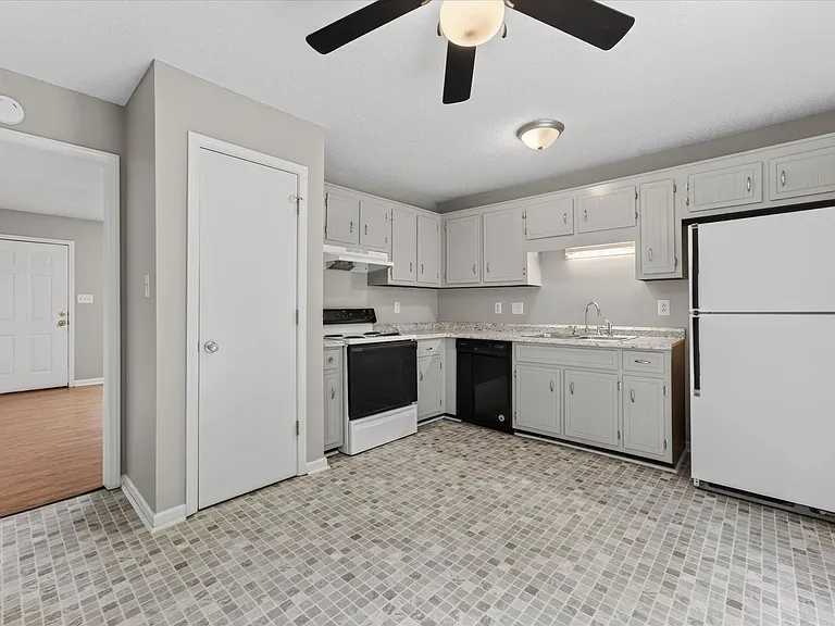2831 Teakwood Dr — Photo 10