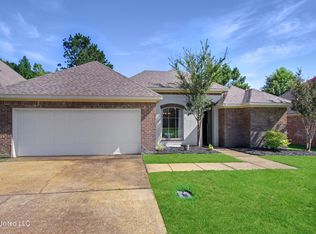 210 Silver Lk, Pearl, MS 39208