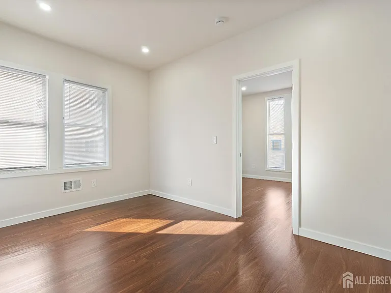 826 George St #1STFL — Photo 2