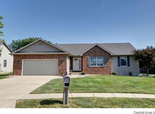 5205 Bunting Rd, Springfield, IL 62711