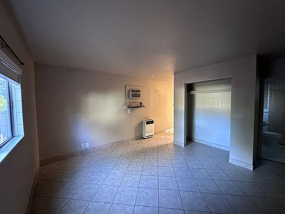 5th image of 737 Leland Ct APT B