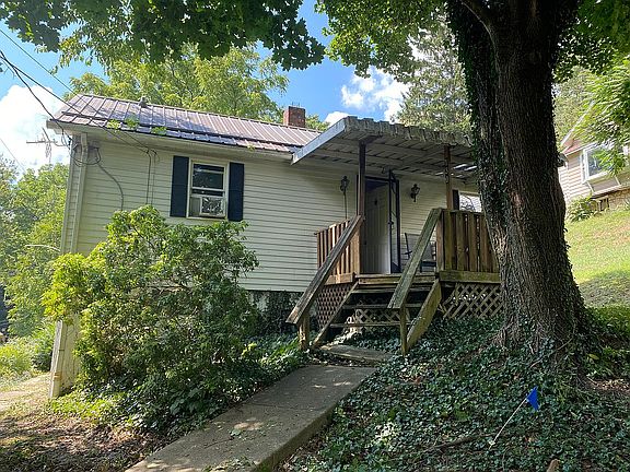 2nd image of 130 Wilkes Ave