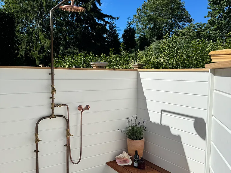 202 Pantigo Rd — Photo 3