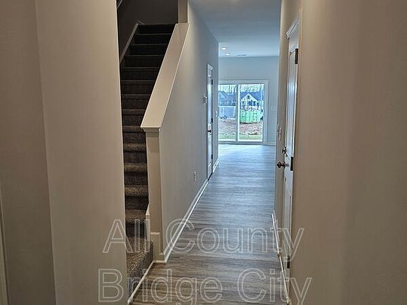 2nd image of 142 Randwick Ln