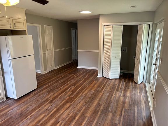 3rd image of 3572 Hagan St
