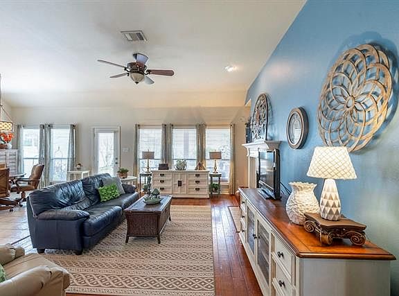 5th image of 1404 Mountain Laurel Dr