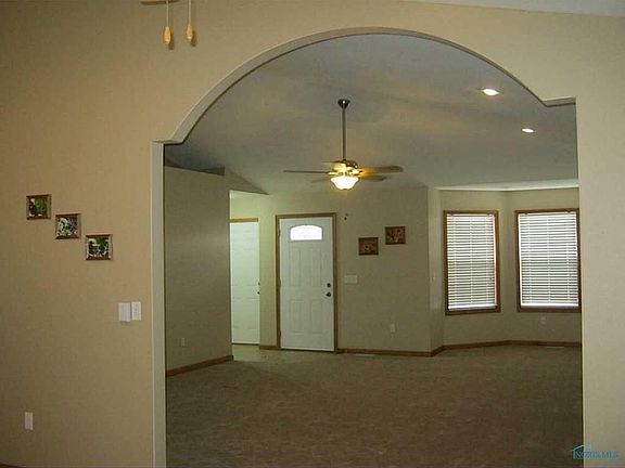3rd image of 29056 Greystone Dr