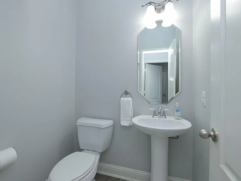 19 Canterborough Pl — Photo 18