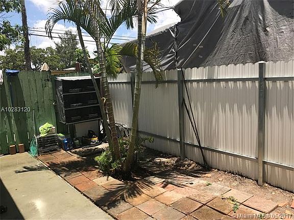4th image of 320 Grand Canal Dr