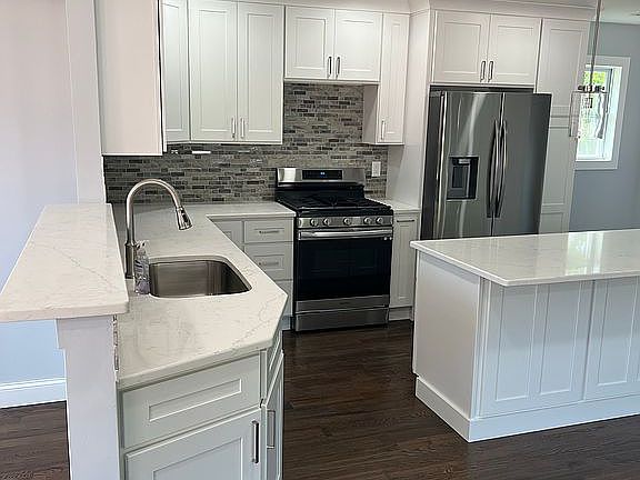 5th image of 20 Palm Springs Ct