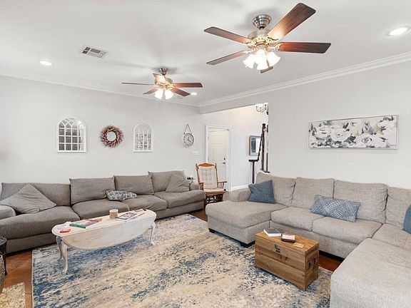 4th image of 2407 Fox Hollow St