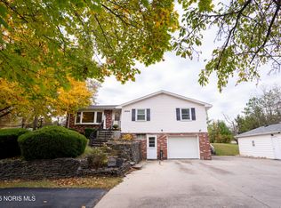 1820 Ayersville Ave, Defiance, OH 43512