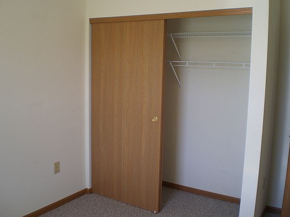 5th image of 601 Pigeon Creek Dr #15