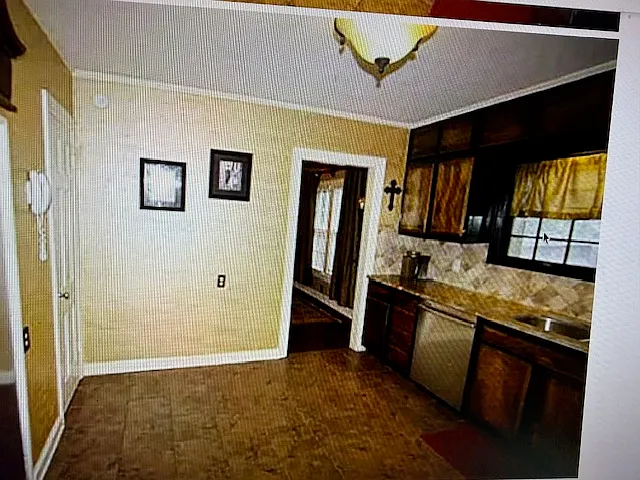1600 S Donnybrook Ave — Photo 9