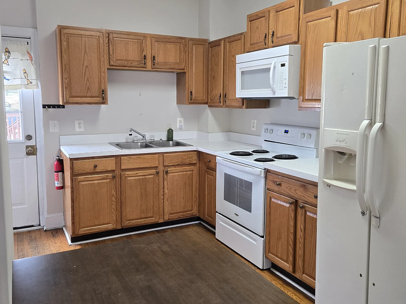 501 W King St — Photo 4
