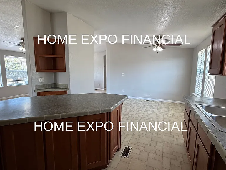 26590 Franklin Ave — Photo 8