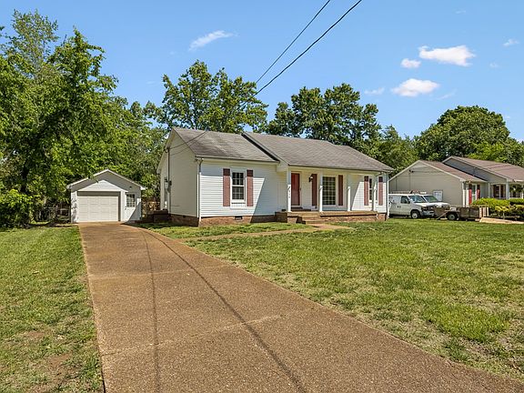 2nd image of 816 Harpeth Bend Dr