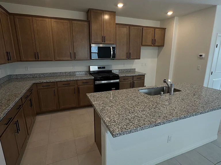 92 Hornbeck Ln — Photo 12