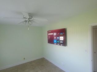 941 Crystal Lake Dr, Pompano Beach, FL 33064