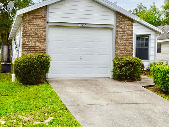 2nd image of 2304 NE 39th Ave