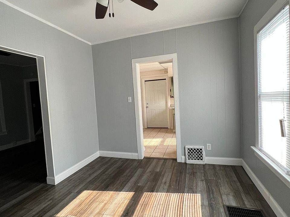 2nd image of 1015 W 148th St