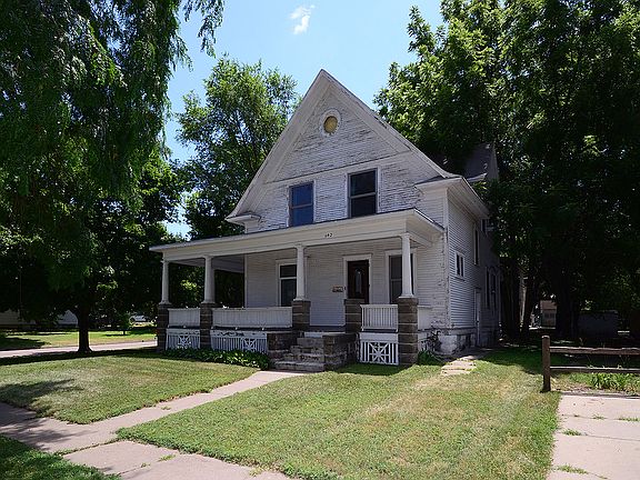 2nd image of 1143 Sumner St