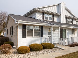 628 Westbury Ln UNIT 1, Delavan, WI 53115