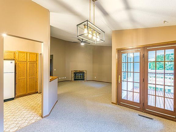 5th image of 3569 Blue Jay Way