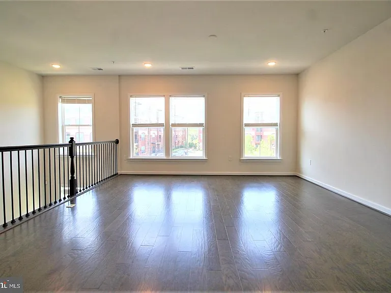 3974 Norton Pl #50 — Photo 6