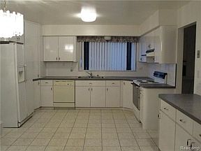 3rd image of 5420 Langlewood Dr