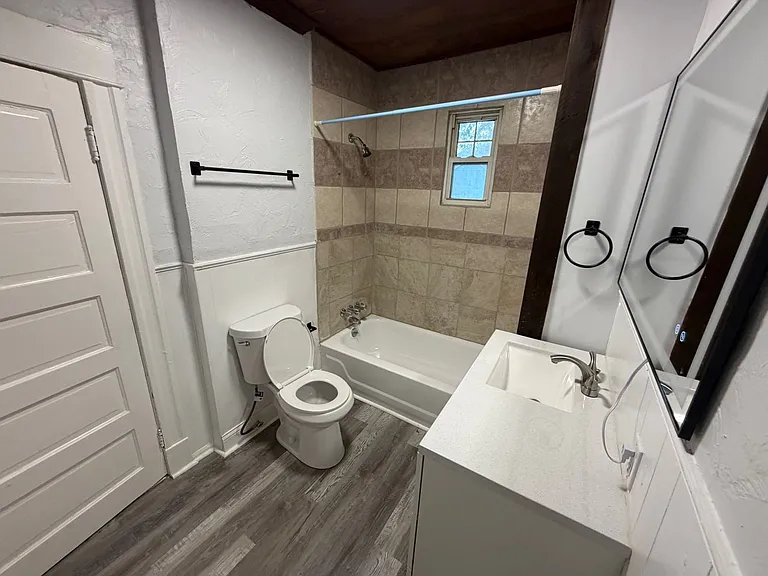 5637 Forest Ave — Photo 9