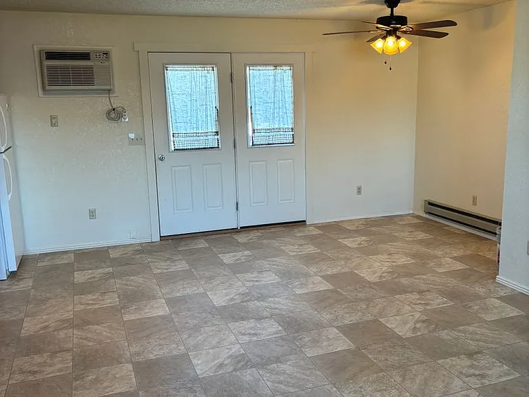 1381 Easy St — Photo 3
