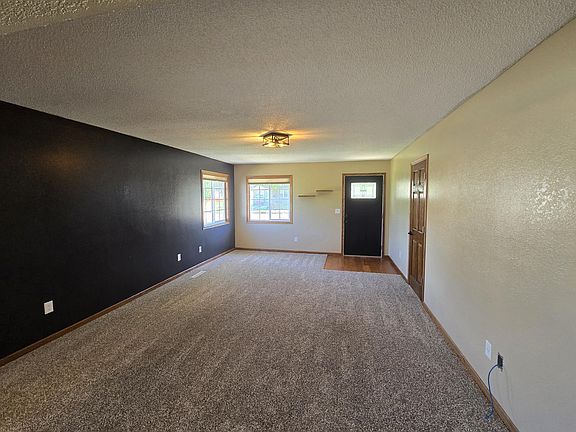 4th image of 406 E Park Ave