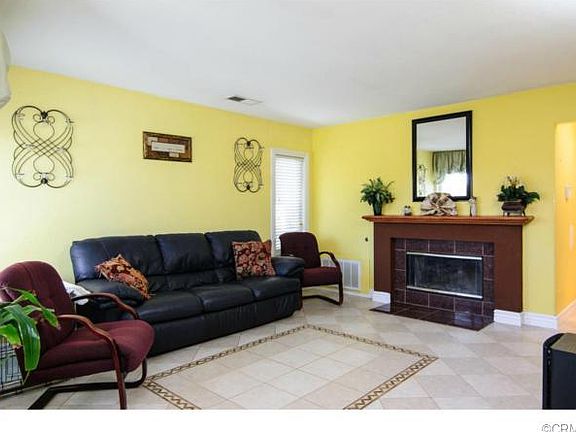 3rd image of 39590 Medina Ct