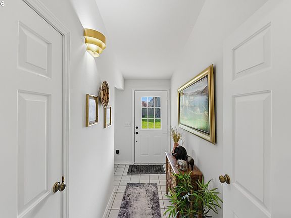 4th image of 1345 Sanford St