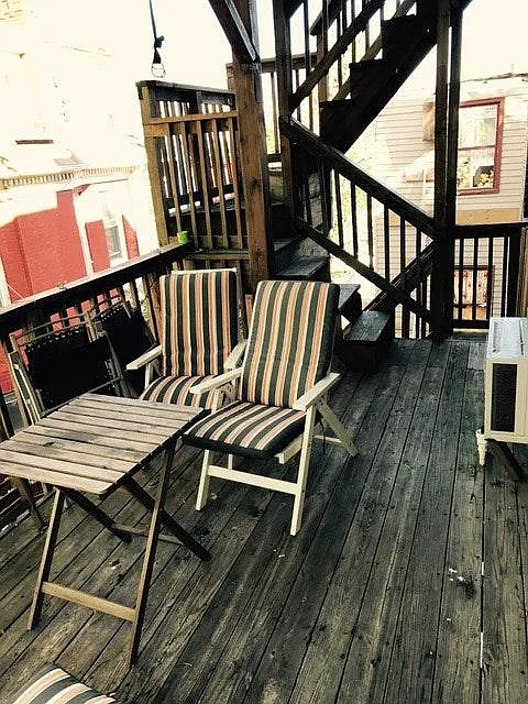 3 bed, 1300 sqft, $3,200 — Photo 2