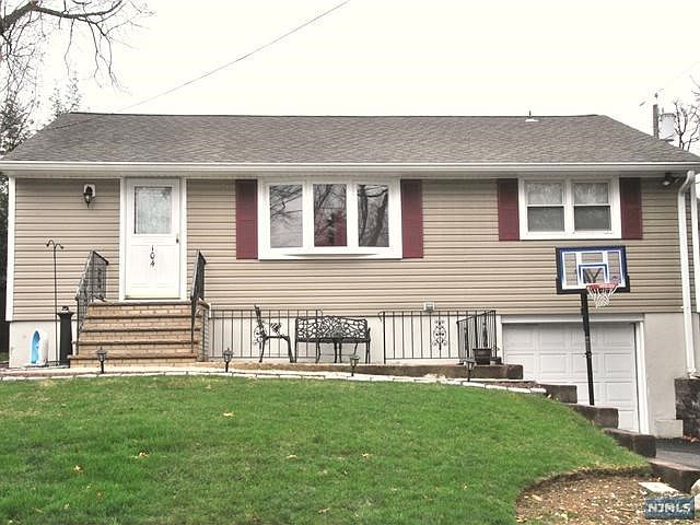 1st image of 104 Hudson Ave