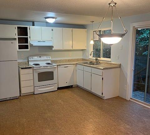 4th image of 111 E Marion St #111