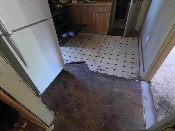 4th image of 38619-38629 Dixie Dr