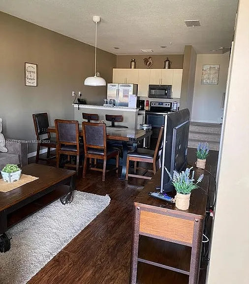 8967 Shine Dr — Photo 32