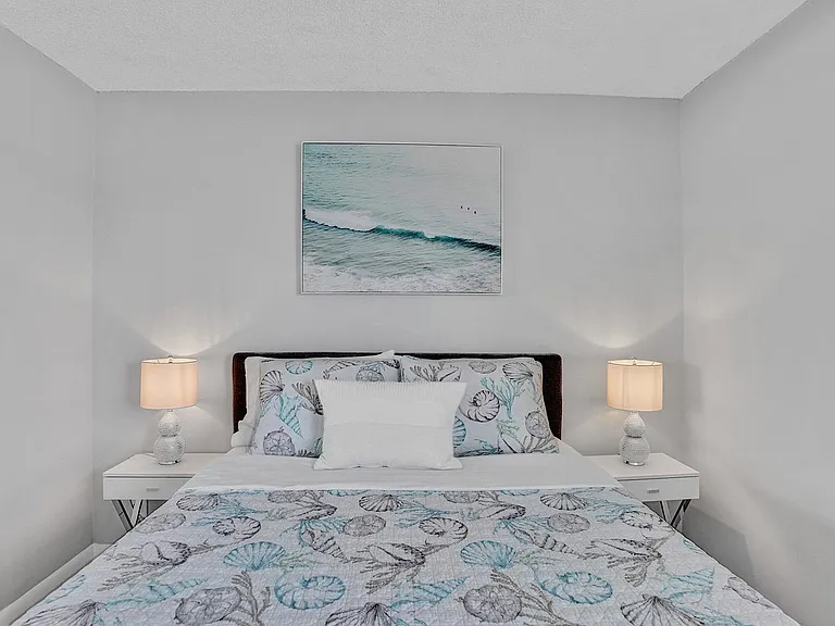 401 Golden Isles Dr #705 — Photo 27